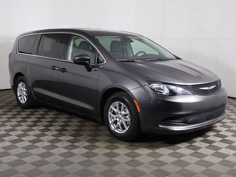 Used 2023 Chrysler Voyager LX FWD image 2
