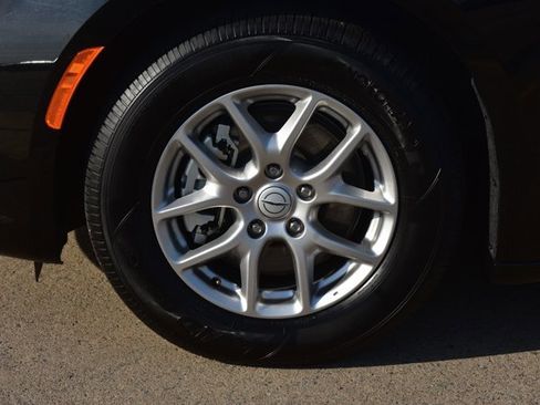 Used 2025 Chrysler Pacifica Select FWD image 10