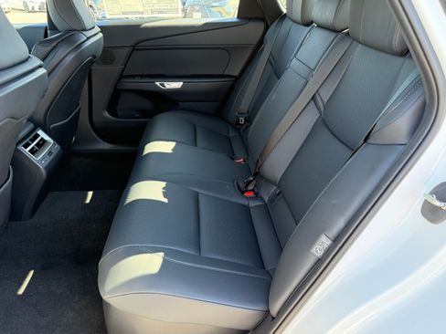 New 2026 Lexus ES 350e FWD image 28