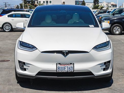 Used 2021 Tesla Model X Long Range AWD/4WD image 2