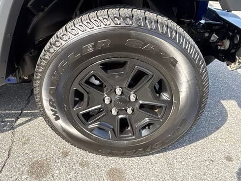 Used 2018 Jeep Wrangler Unlimited Sport S AWD/4WD image 21