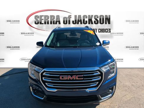 Used 2022 GMC Terrain SLT w/ Infotainment Package II image 3