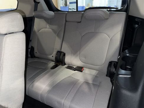 Used 2023 Honda Pilot LX image 18