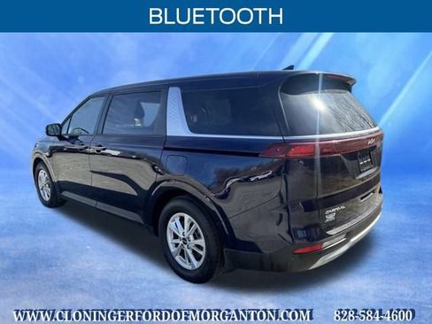 Used 2023 Kia Carnival LX image 5