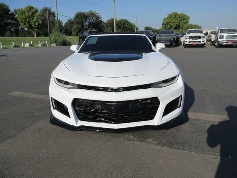 Certified 2022 Chevrolet Camaro ZL1 RWD image 11