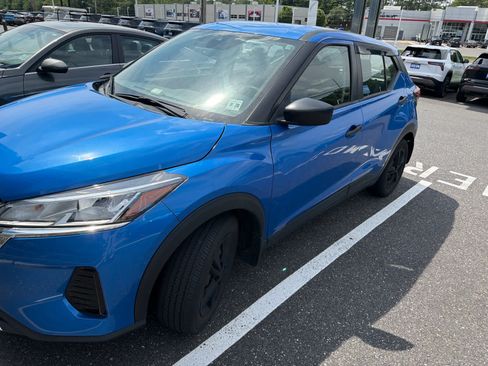 Used 2023 Nissan Kicks S FWD image 5