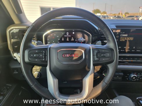 Used 2022 GMC Sierra 1500 Elevation w/ Preferred Package image 16