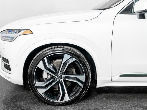 Used 2025 Volvo XC90 B6 Ultra w/ Protection Package Premier image 18