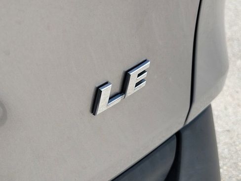 Used 2023 Toyota RAV4 LE FWD image 7