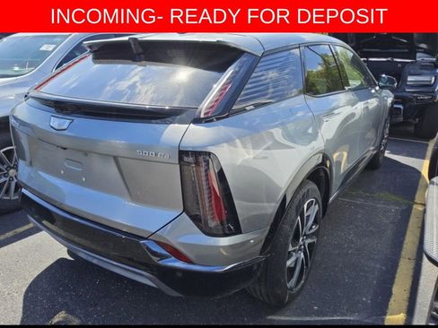 Used 2025 Cadillac Optiq Sport 2 w/ LPO, Floor Liner Package AWD/4WD image 13