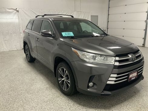 Used 2018 Toyota Highlander Plus image 4
