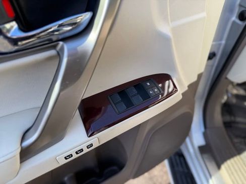 Used 2019 Lexus GX 460 Premium w/ Premium Package image 13