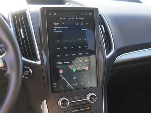 Used 2024 Ford Edge Titanium image 22