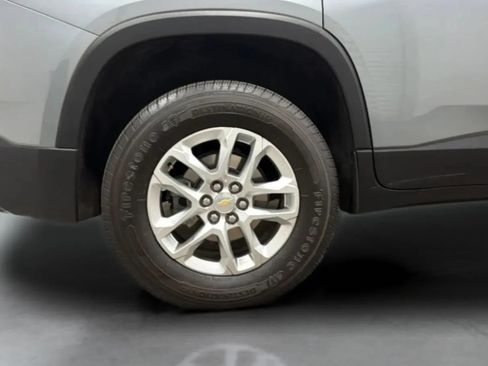 Used 2021 Chevrolet Traverse LS FWD image 30