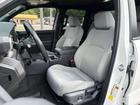 Used 2025 Toyota Tacoma SR5 RWD image 18