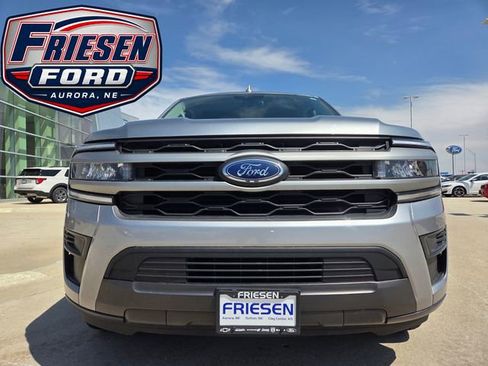 Used 2024 Ford Expedition Max XLT AWD/4WD image 2