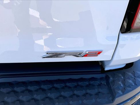 Used 2025 Chevrolet Colorado ZR2 w/ Technology Package image 10