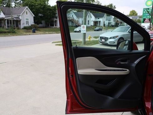 Used 2019 Buick Encore Preferred image 10