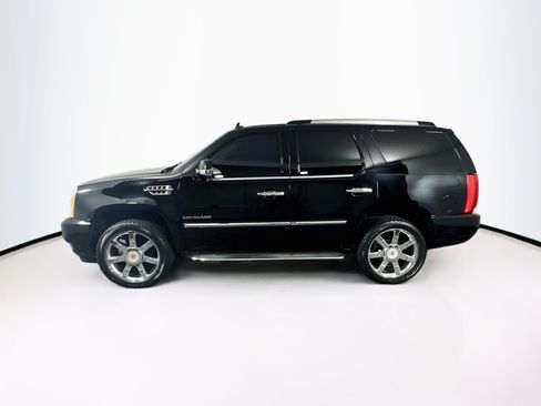 Used 2014 Cadillac Escalade Luxury RWD image 4