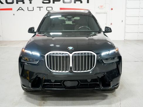 Used 2023 BMW X7 xDrive40i w/ M Sport Package image 5
