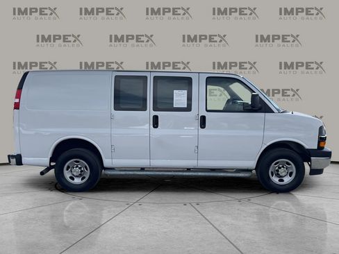 Used 2023 Chevrolet Express 2500 w/ Driver Convenience Package image 6
