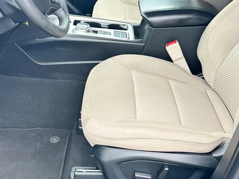 Used 2023 Ford Explorer 2WD image 12