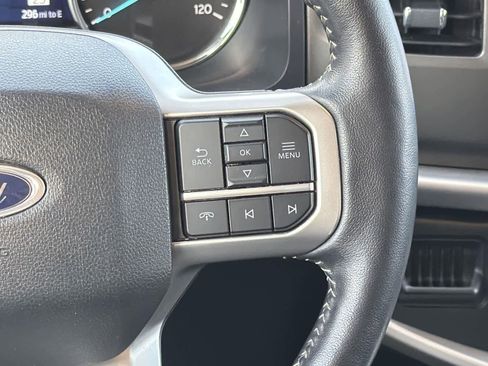 Used 2024 Ford Expedition Max XLT image 13