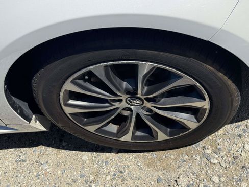 Used 2018 Toyota Avalon XLE Premium w/ All Weather Liner Package FWD image 5