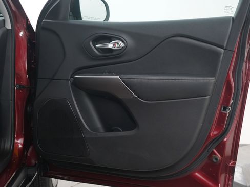 Used 2020 Jeep Cherokee Limited w/ Trailer Tow Group image 11