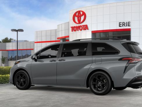 New 2026 Toyota Sienna XLE Woodland Edition image 7