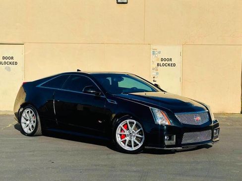 Used 2014 Cadillac CTS V RWD image 2