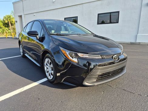 Used 2024 Toyota Corolla LE FWD image 3
