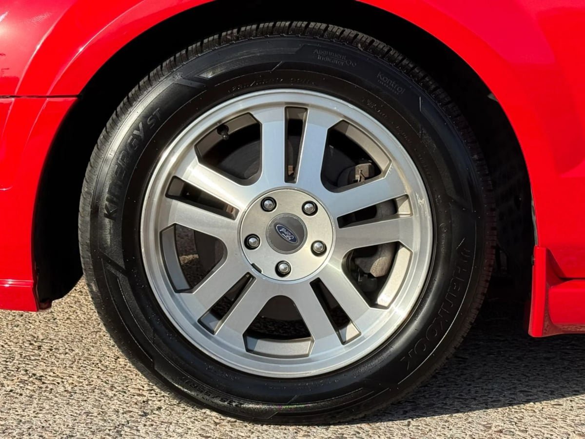 Used 2005 Ford Mustang GT Premium RWD image 23