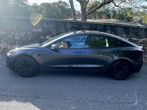 Used 2024 Tesla Model 3 image 7