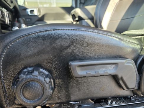 Used 2022 Jeep Wrangler Unlimited Sahara image 24