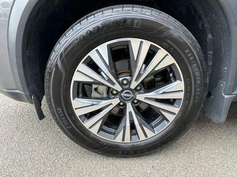 Used 2023 Nissan Rogue SV AWD/4WD image 25