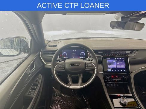 New 2025 Jeep Grand Cherokee Altitude image 22