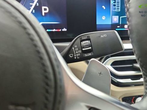 Used 2024 BMW M440i Convertible w/ Premium Package RWD image 46