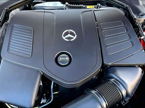 Used 2025 Mercedes-Benz C 300 Sedan image 31