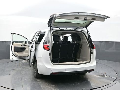 Used 2024 Chrysler Pacifica Limited w/ Trailer Tow Group image 63