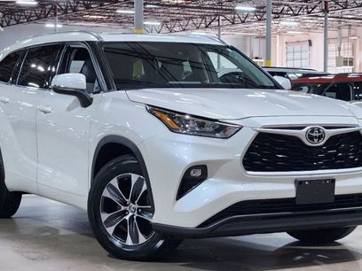 Used 2024 Toyota Highlander XLE