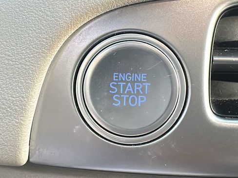 Used 2024 Hyundai Palisade Limited FWD image 24