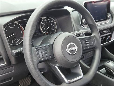 Used 2024 Nissan Rogue S FWD image 14