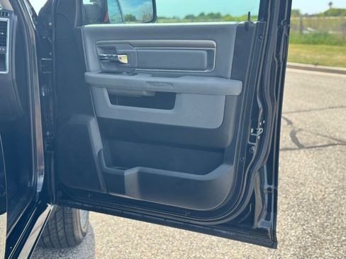Used 2018 RAM 1500 Big Horn AWD/4WD image 40