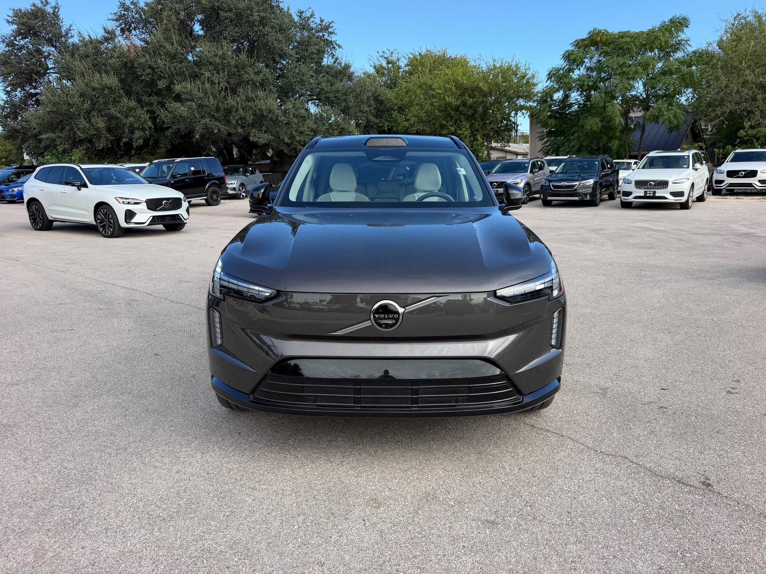 Certified 2025 Volvo EX90 Plus AWD/4WD image 8