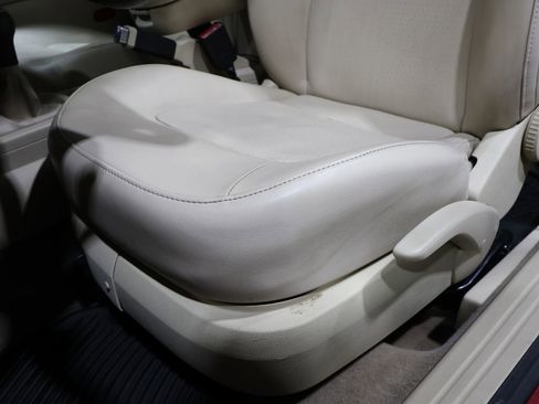 Used 2008 Volkswagen Beetle S image 11