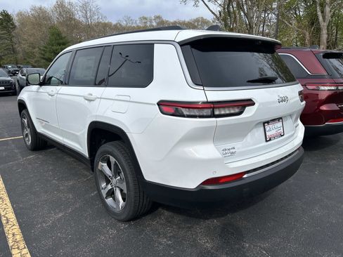 New 2026 Jeep Grand Cherokee L Limited AWD/4WD image 3