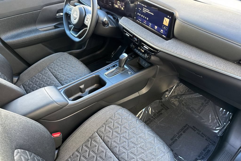 Used 2026 Nissan Kicks SV FWD image 15