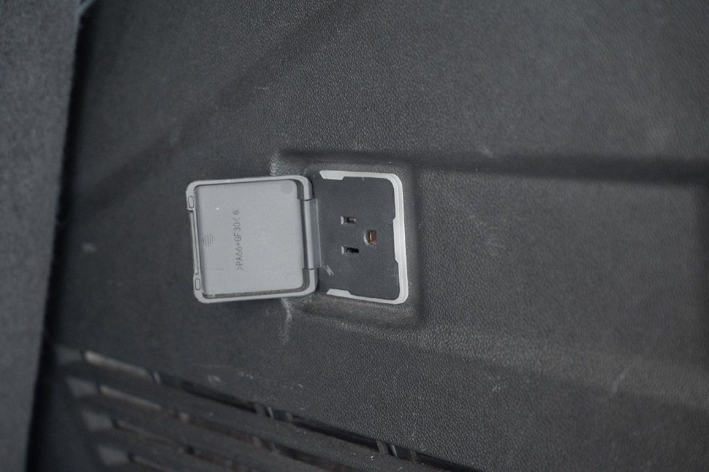 Used 2024 Chevrolet Tahoe LT RWD image 46