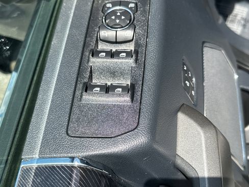 Used 2022 Ford F250 Platinum w/ FX4 Off-Road Package AWD/4WD image 29